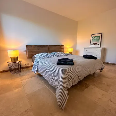 Maison : L'appart Des Anges 10 Personnes Holiday home Althen-des-Paluds